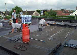 Top Signs Denoting Your Commercial Roofing Needs Immediate Repair
